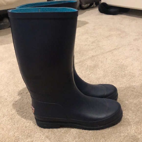 Vineyard Vines rain boots - Picture 3 of 4